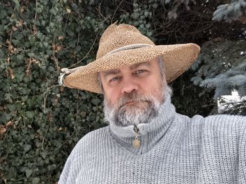 Przedni aparat, dobre warunki oświetleniowe, ciemne i jasne tło, 1x i 2x