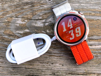 Huawei Watch GT Runner 2 z podstawką magnetyczną