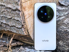 Vivo X300 Pro z każdej strony