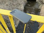 Odkryj stylowy design Google Pixel 10a w różnych otoczeniach i perspektywach. Odkryj stylowy design Google Pixel 10a w różnych otoczeniach i perspektywach.