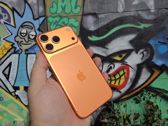 Zobacz, jak iPhone 17 Pro Max prezentuje się w artystycznym otoczeniu graffiti. Zobacz, jak iPhone 17 Pro Max prezentuje się w artystycznym otoczeniu graffiti.