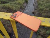 Stylowy iPhone 17 Pro Max w naturalnym otoczeniu, idealny dla miłośników designu. Stylowy iPhone 17 Pro Max w naturalnym otoczeniu, idealny dla miłośników designu.