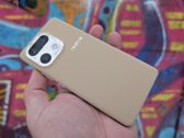 Realme 16 Pro+ w eleganckim złotym wykończeniu, idealnie komponuje się z niebanalnym tłem. Realme 16 Pro+ w eleganckim złotym wykończeniu, idealnie komponuje się z niebanalnym tłem.