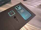 Realme GT8 Pro w nowoczesnym designie oraz atrakcyjne akcesoria w zestawie.