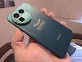 Realme GT8 Pro w nowoczesnym designie oraz atrakcyjne akcesoria w zestawie.
