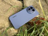 Odkryj niepowtarzalny design Realme GT8 Pro na kolorowych i stylowych tle.