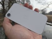 Apple iPhone 16e w pięknych plenerach - zachwycający wygląd i unikalny design. Apple iPhone 16e w pięknych plenerach - zachwycający wygląd i unikalny design.