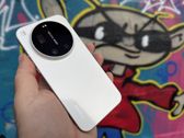 Xiaomi 17 Ultra w nowoczesnym designie - piękne połączenie stylu i technologii.