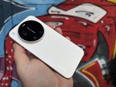 Xiaomi 17 Ultra w nowoczesnym designie - piękne połączenie stylu i technologii.