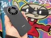 Honor Magic8 Lite w stylowych ujęciach, podkreślających jego nowoczesny design i unikalny charakter.