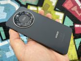 Honor Magic8 Lite w stylowych ujęciach, podkreślających jego nowoczesny design i unikalny charakter.
