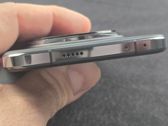 Honor Magic7 Pro: szczegóły designu, przyciski oraz złącza na dolnej krawędzi. Honor Magic7 Pro: szczegóły designu, przyciski oraz złącza na dolnej krawędzi.