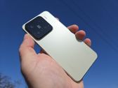 Zobacz, jak prezentuje się Xiaomi 15 w różnych sceneriach i detalach. Zobacz, jak prezentuje się Xiaomi 15 w różnych sceneriach i detalach.