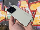 Xiaomi 15 prezentuje się wyjątkowo na tle kolorowego graffiti i w artystycznych ujęciach. Xiaomi 15 prezentuje się wyjątkowo na tle kolorowego graffiti i w artystycznych ujęciach.