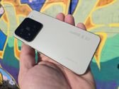 Stylowy Xiaomi 15 na tle graffiti - idealne połączenie nowoczesności i artystycznego wyrazu. Stylowy Xiaomi 15 na tle graffiti - idealne połączenie nowoczesności i artystycznego wyrazu.