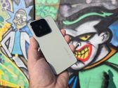 Stylowy Xiaomi 15 na tle graffiti - idealne połączenie nowoczesności i artystycznego wyrazu. Stylowy Xiaomi 15 na tle graffiti - idealne połączenie nowoczesności i artystycznego wyrazu.