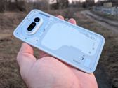 Zobacz, jak prezentuje się Nothing Phone (4a) w różnych ujęciach i na zewnątrz.