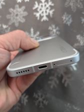 Zobacz wyjątkowy design i detale Nothing Phone (4a) Pro w naszej galerii. Zobacz wyjątkowy design i detale Nothing Phone (4a) Pro w naszej galerii.