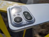 Zobacz elegancki design Nothing Phone (4a) Pro w różnych ujęciach. Zobacz elegancki design Nothing Phone (4a) Pro w różnych ujęciach.