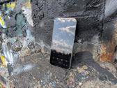 Nothing Phone (4a) Pro w nowoczesnym designie na tle graffiti – styl i funkcjonalność w jednym. Nothing Phone (4a) Pro w nowoczesnym designie na tle graffiti – styl i funkcjonalność w jednym.