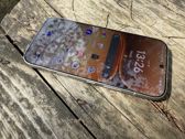 Honor 600 Pro w różnorodnych ujęciach podkreślających jego stylowy design. Honor 600 Pro w różnorodnych ujęciach podkreślających jego stylowy design.