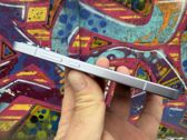 Zachwycający design Oppo Reno15 Pro na tle kolorowych murali i graffiti. Zachwycający design Oppo Reno15 Pro na tle kolorowych murali i graffiti.