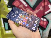 Oppo Reno15 Pro zachwyca eleganckim designem i nowoczesnym wyglądem. Oppo Reno15 Pro zachwyca eleganckim designem i nowoczesnym wyglądem.