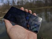 Infinix Note 50 Pro+ w stylowych ujęciach nad jeziorem i zbliżeniach detali. Infinix Note 50 Pro+ w stylowych ujęciach nad jeziorem i zbliżeniach detali.