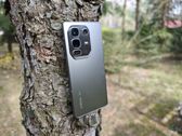Infinix Note 50 Pro+ w plenerze - elegancki design w naturalnym otoczeniu. Infinix Note 50 Pro+ w plenerze - elegancki design w naturalnym otoczeniu.