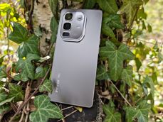 Infinix Note 50 Pro+ w pięknym otoczeniu, idealny dla miłośników natury. Infinix Note 50 Pro+ w pięknym otoczeniu, idealny dla miłośników natury.