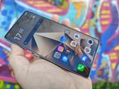 Infinix Note 50 Pro+ w różnych stylowych ujęciach podkreślających jego nowoczesny design. Infinix Note 50 Pro+ w różnych stylowych ujęciach podkreślających jego nowoczesny design.