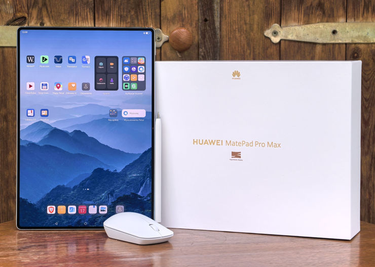 Tablet z klawiaturą (nadal w pudełku), myszką i rysikiem