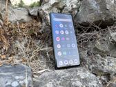 Motorola Razr Fold - wyjątkowy ekran i nowoczesny design w plenerze i w dłoni. Motorola Razr Fold - wyjątkowy ekran i nowoczesny design w plenerze i w dłoni.