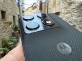 Zobacz, jak wygląda Motorola Razr Fold w różnych sytuacjach i z perspektywy użytkownika. Zobacz, jak wygląda Motorola Razr Fold w różnych sytuacjach i z perspektywy użytkownika.