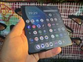 Zobacz, jak prezentuje się Motorola Razr Fold w różnych stylowych ujęciach. Zobacz, jak prezentuje się Motorola Razr Fold w różnych stylowych ujęciach.