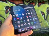 Zobacz, jak Motorola Razr Fold prezentuje się w codziennym użytkowaniu i w ogrodzie. Zobacz, jak Motorola Razr Fold prezentuje się w codziennym użytkowaniu i w ogrodzie.
