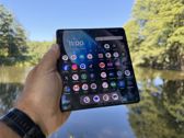 Motorola Razr Fold w plenerze - wyjątkowy design i funkcjonalność w każdej sytuacji. Motorola Razr Fold w plenerze - wyjątkowy design i funkcjonalność w każdej sytuacji.