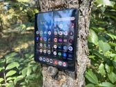 Motorola Razr Fold w plenerze - wyjątkowy design i funkcjonalność w każdej sytuacji. Motorola Razr Fold w plenerze - wyjątkowy design i funkcjonalność w każdej sytuacji.