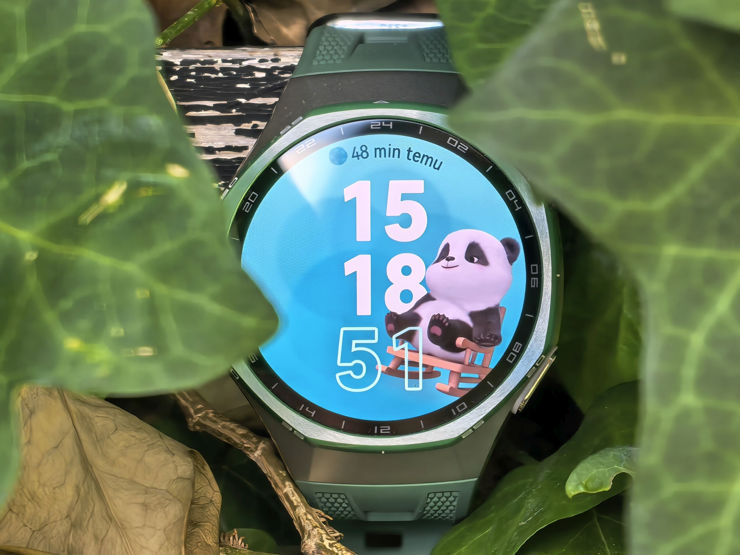Huawei Watch GT 7 Pro - panda jest obecna na aż dwóch różnych tarczach
