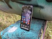 Redmi Note 17 Pro 5G - stylowy design uwieczniony w miejskiej scenerii graffiti. Redmi Note 17 Pro 5G - stylowy design uwieczniony w miejskiej scenerii graffiti.