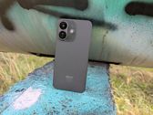 Redmi Note 17 Pro 5G - stylowy design uwieczniony w miejskiej scenerii graffiti. Redmi Note 17 Pro 5G - stylowy design uwieczniony w miejskiej scenerii graffiti.
