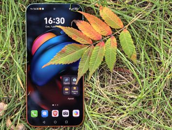 HUAWEI Pura 90s Pro Max to świetny wyświetlacz i konsekwentny dizajn