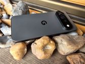 Google Pixel 11 Pro XL - elegancki design uwieczniony w naturalnym otoczeniu. Google Pixel 11 Pro XL - elegancki design uwieczniony w naturalnym otoczeniu.