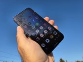 Google Pixel 11 Pro XL - elegancki design w plenerze i w ręku użytkownika. Google Pixel 11 Pro XL - elegancki design w plenerze i w ręku użytkownika.