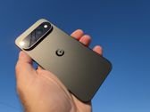 Google Pixel 11 Pro XL w naturalnym otoczeniu, ukazujący elegancki design i wyjątkowy wygląd. Google Pixel 11 Pro XL w naturalnym otoczeniu, ukazujący elegancki design i wyjątkowy wygląd.