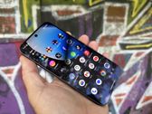 Ekran Google Pixel 11 Pro XL w różnych ujęciach, pokazujący aplikacje w akcji. Ekran Google Pixel 11 Pro XL w różnych ujęciach, pokazujący aplikacje w akcji.