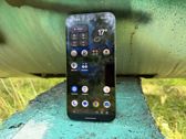 Ekran Google Pixel 11 Pro XL w różnych ujęciach, pokazujący aplikacje w akcji. Ekran Google Pixel 11 Pro XL w różnych ujęciach, pokazujący aplikacje w akcji.