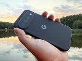 Google Pixel 11 Pro XL prezentuje się zjawiskowo w naturalnym świetle o zmierzchu. Google Pixel 11 Pro XL prezentuje się zjawiskowo w naturalnym świetle o zmierzchu.