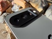 Google Pixel 11 Pro XL w naturalnej scenerii, podkreślający wyjątkowy design i aparat. Google Pixel 11 Pro XL w naturalnej scenerii, podkreślający wyjątkowy design i aparat.