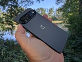 Google Pixel 11 Pro XL w różnych ujęciach, podkreślających jego nowoczesny design i elegancję. Google Pixel 11 Pro XL w różnych ujęciach, podkreślających jego nowoczesny design i elegancję.